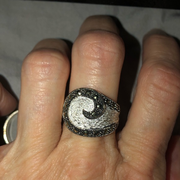 Gorgeous Marcasite ring size 7 - Picture 6 of 14